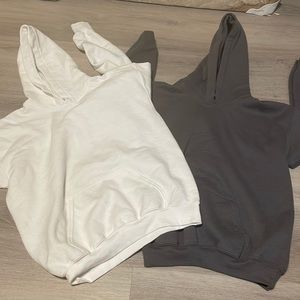 2 gildan cropped hoodies